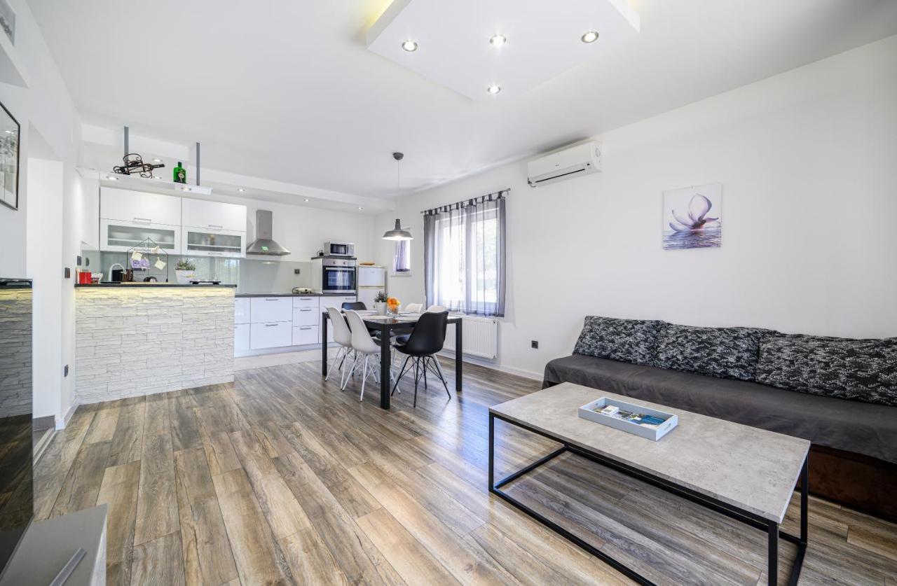 Holiday Home Rokoko Sibenik Luaran gambar